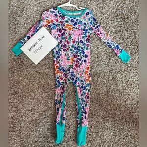 Sweet Pea Floral Crescent Zippy